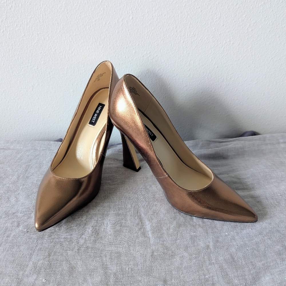 Nine West Trendz Pointy Toe Leather Pumps in Bronze Size 9.5